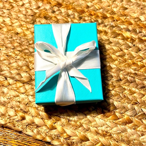 Tiffany & co. Necklace new in box and bag no tags - Picture 5 of 15